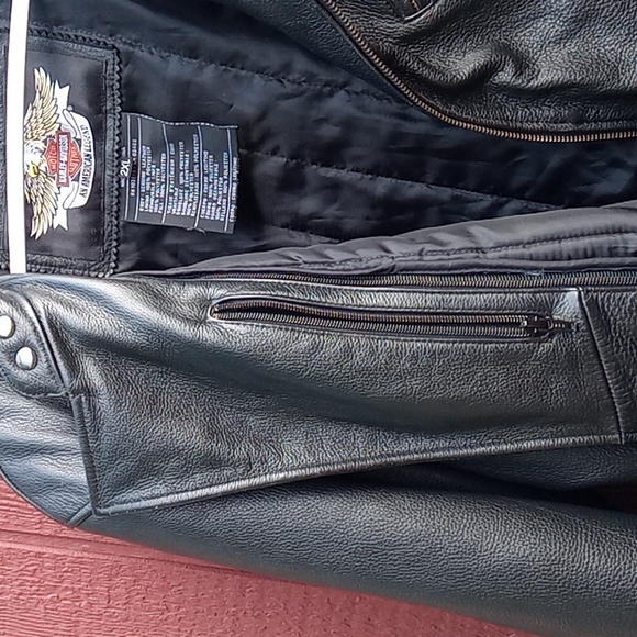 Vintage Harley Davidson leather jacket with liner and skid pads - Picture 9 of 13